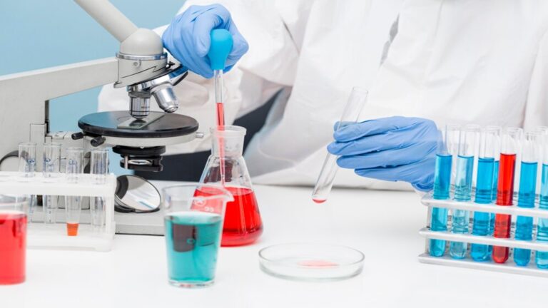 What are the methods of measuring refractive index?